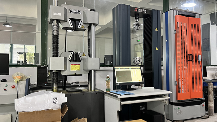 萬能試驗機、壓力試驗機等安裝調試完成